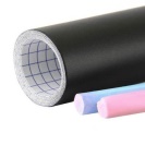 Samolepící nástěnná tabule + křídy