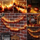 Vánoční světelný řetěz s baňkami 2m červený