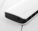 POWERBANKA 20 000MAH 3XUSB černá