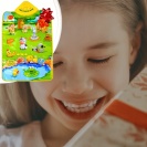 INTERAKTIVNÍ HUDEBNÍ PODLOŽKA VESELÁ FARMA SE ZVUKY ZVÍŘAT